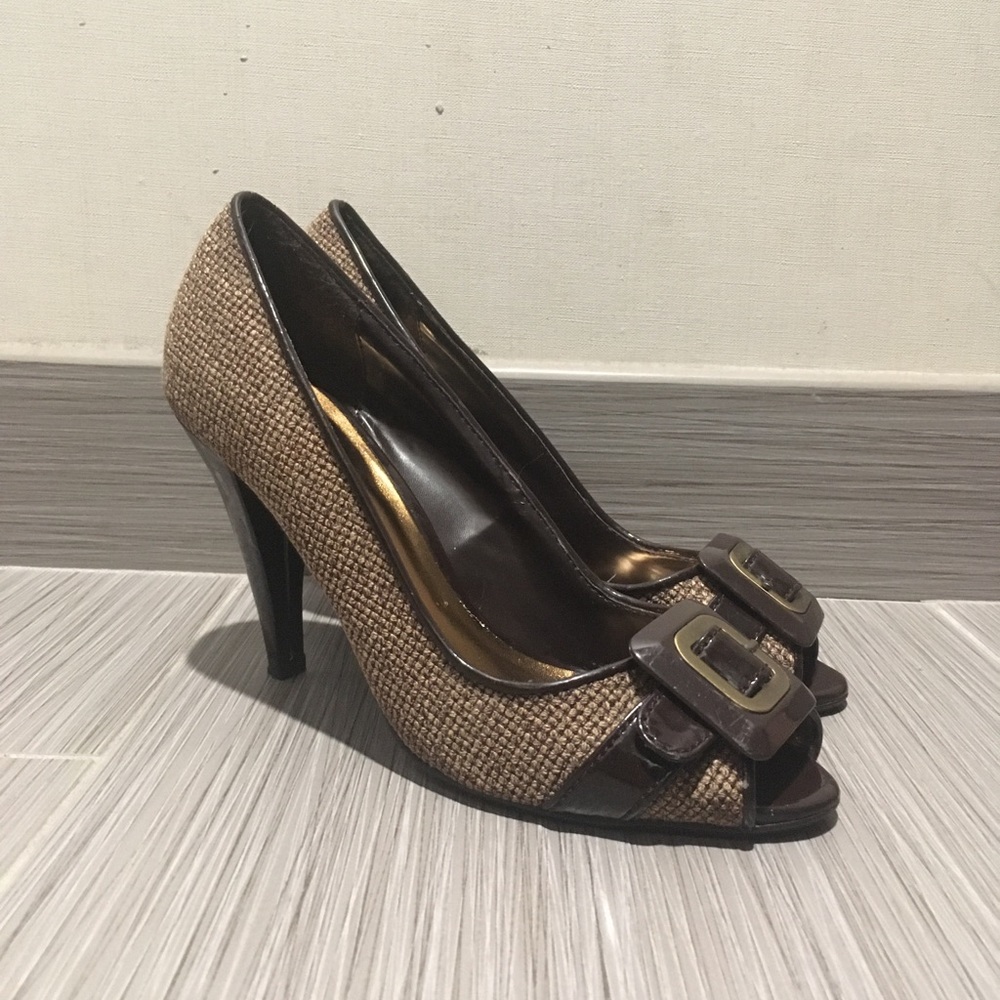 High Heeled shoes